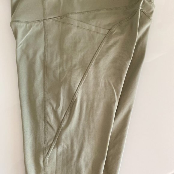 All in Motion Leggings - Picture 3 of 4